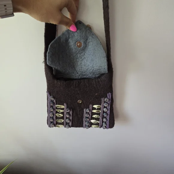 Rising Tide Handmade Nepal 100% Felted Wool Floral Boho Crossbody - Picture 5 of 13